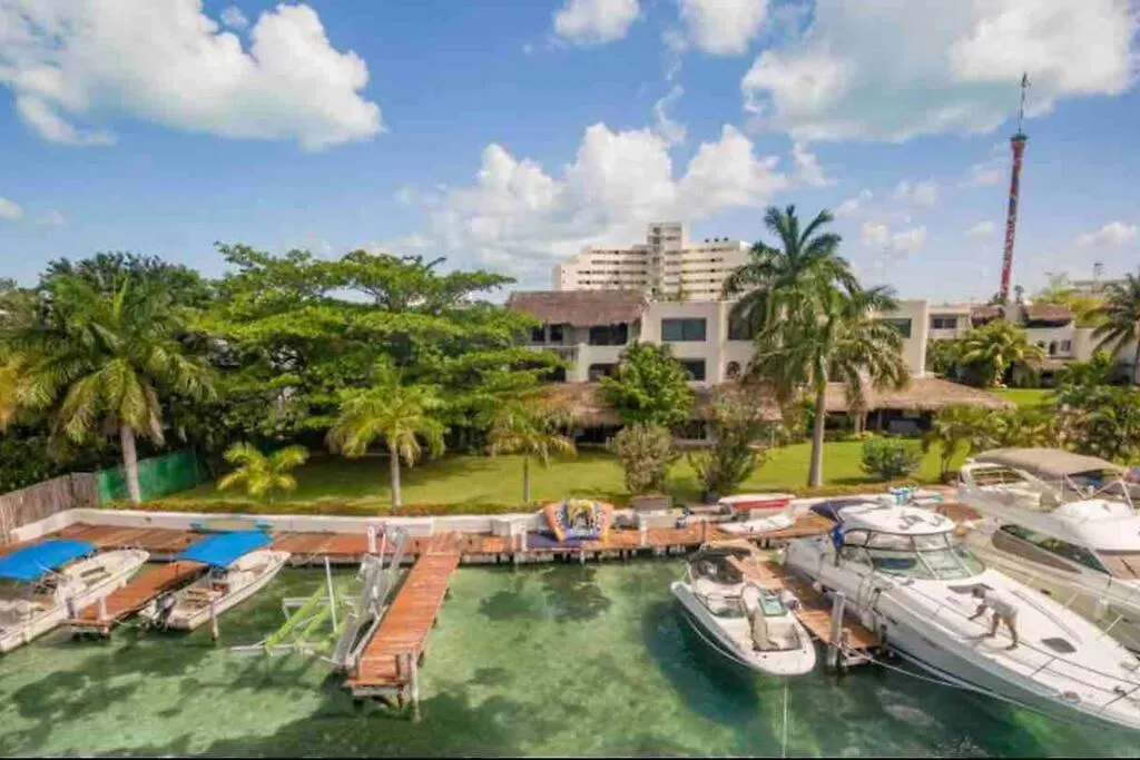 *Villa Sicilia Lagoon Front By Casa Paraiso* Cancun Mexico