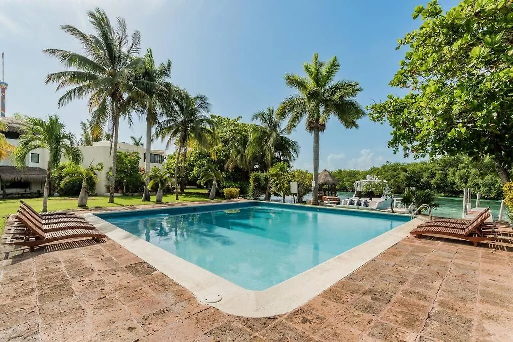 *Villa Sicilia Lagoon Front By Casa Paraiso* Cancun Mexico