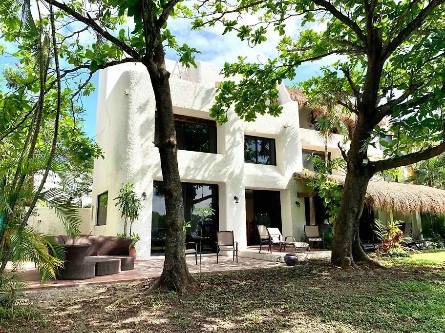 *Villa Sicilia Lagoon Front By Casa Paraiso* Cancun